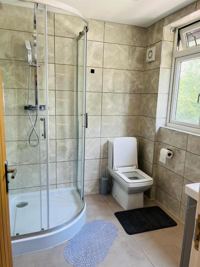 Indigo Suites Enfield Extérieur photo